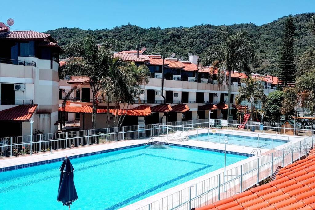 Lindo Triplex43-quadra De Tenis-piscina Holiday home