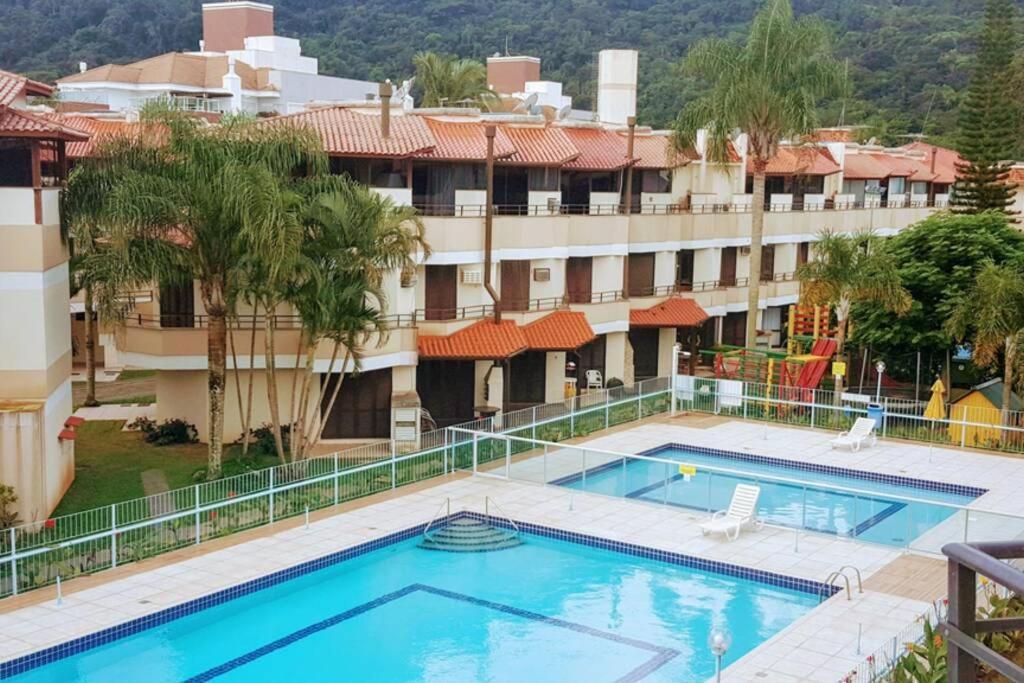 Lindo Triplex43-quadra De Tenis-piscina Holiday home